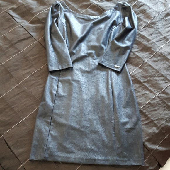 Clothing - Picture 5 of 8